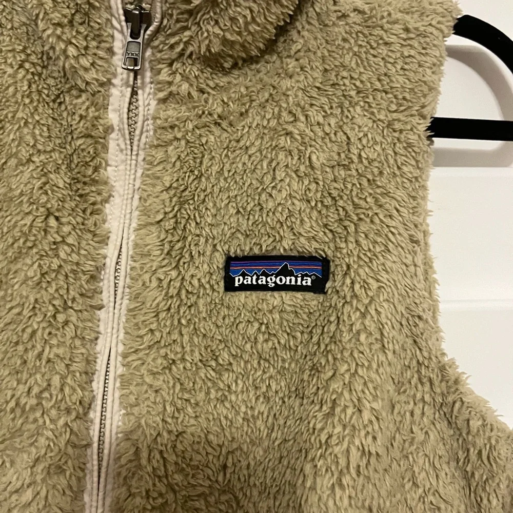 Patagonia Ladies Los Gatos Fleece Vest - Picture 2 of 5
